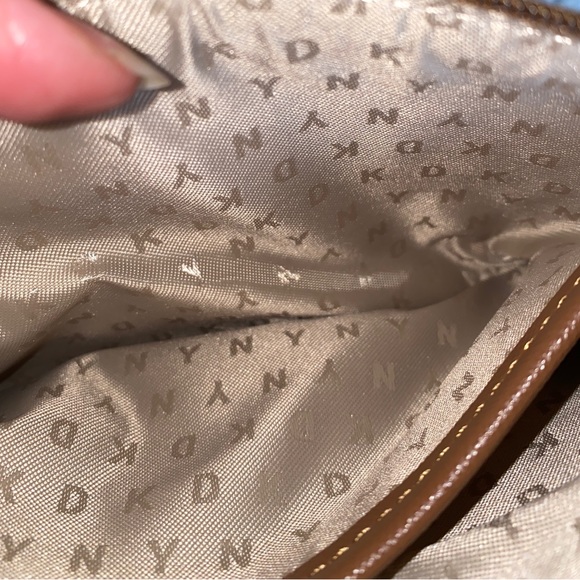 DKNY Wristlet Brown / Tan NWT - Picture 5 of 7